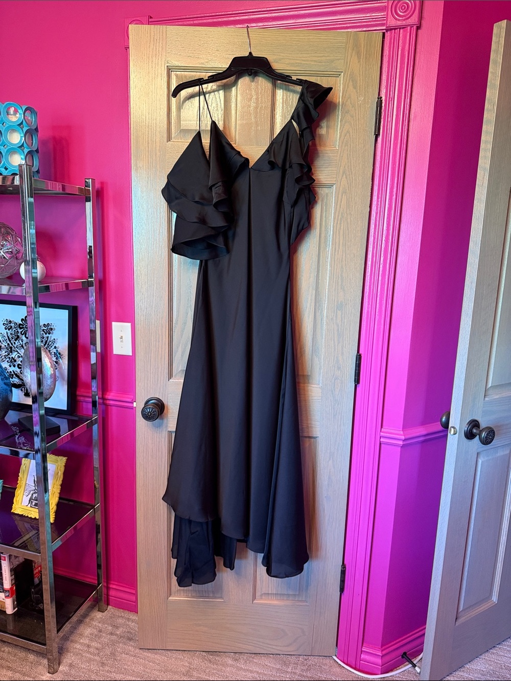 One-Shoulder Black Ruffle Gown Fame and Partners Size 6 like new